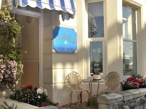Sea Breezes Guest House - Image 4