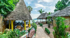 2 Friends Beach Hotel - Image 5
