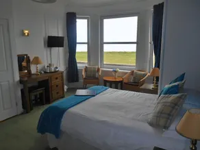 Braeval Hotel - Image 2