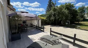 Maison avec terrasse et jardin - Image 5