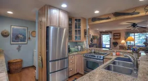 Between the Waters Cabin - Image 3