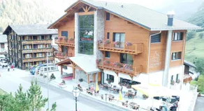 Hotel Alpenblick-Leukerbad-Therme - Image 4