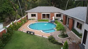 LA CASA ROYALE - Image 2
