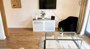 Modern 2 Bedroom Apartment in Homerton - Image 2
