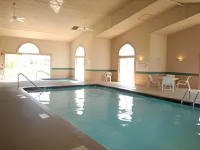 Country Inn & Suites by Radisson, Ankeny - Des Moines - Image 2
