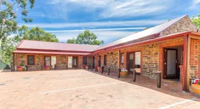 Birdwood Motel - Image 5