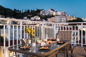 Dioni, Central Luxury Apartment - Image 3