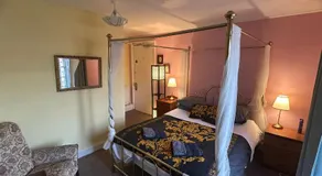 IVY- Braveheart Guest House - Image 2