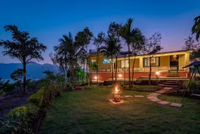 CosmicStays Countryside Panorama-Lakeview Bungalow - Image 5