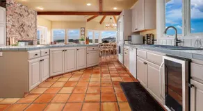 Skyview Villa - Image 3