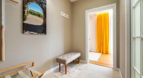 Pinot Noir Apartments & Wine Bar - Image 3