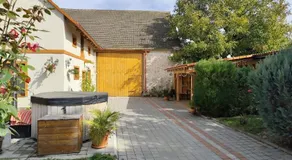 Otto's Guesthouse - Image 5