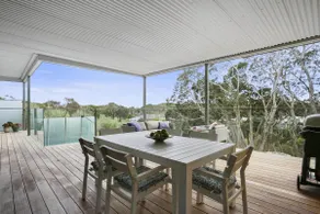 Lansdowne Villa 1 - swimming pool, includes linen - Image 3
