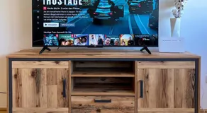 FREE Parking, Luxury Beds, Nespresso, Netflix - Image 3