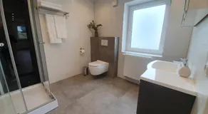Apartment mit Küche, 2 Einzelbetten, Dusche, Parkplatz, schnellem Internet, ADA7 - Image 2