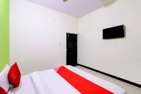 OYO 75016 Hotel Dezire - Image 2