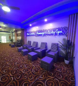 Dream Hotel - Image 4