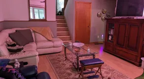 Cozy home away from home, close to hospital, college, and university with free parking - Image 4