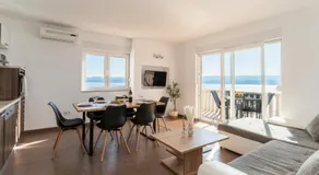 Sunny Hill Apartments with rooftop pool - Image 3