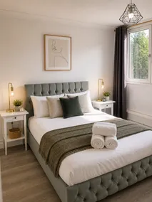 Spacious Battersea Flat with Garden - Image 2