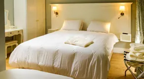 Jacob's Well Hotel - Image 2