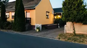 Schröder's Motel - Image 4