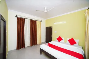 OYO 37021 Hotel Sitar International - Image 5