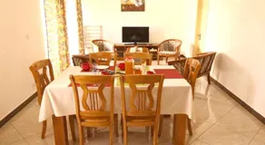 Elegant Apartment in Flic en Flac + Pool - Image 4