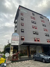NewYork Suite Hotel - Image 3