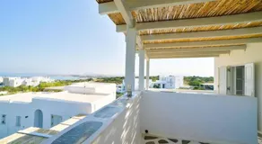 Coral Villa with 4 bedrooms in Paros - Image 3