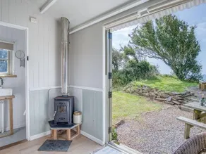 Haven View Shepherd's Hut - Image 4