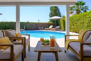 Ivy Blue Villa by Nomads - Short Walk to Coral Bay - Image 4