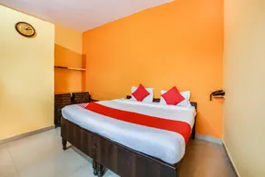 Hotel O Mahindra Pg Rooms & Restaurant - Image 2