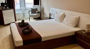 Hotel Oppium Restaurant & Garden - Image 2