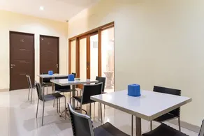 TwoSpaces Living at Toedjoeh Enam Homestay, Surabaya - Image 3