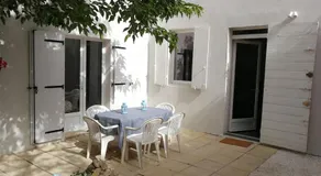 Villa au Calme avec Extérieur et parking gratuit aux portes d'Aix et Marseille Emplacement idéal - Image 5