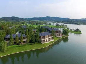 Gingko Lake Resort Hotel Villa - Image 3
