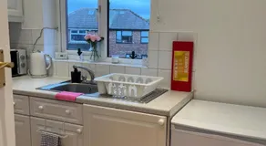 The Cotton Mill Hideaway - One Bedroom Apartment - Free Parking near Etihad Stadium & CoOp Live - Image 5