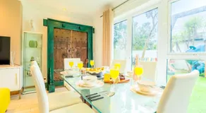 6BR Luxury Detached Mansion With Games Room & Hot Tub & Free Parking & Fast WiFi - Image 3