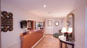 Roselawn Hotel - Image 4