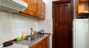 Vintage White House Patmos - Image 4
