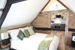 Malvern Hills Apartment - Image 2