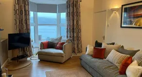 Harbourside 2 Bed apartment, Barmouth Bridge Views - Image 2