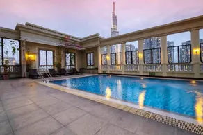 THE MANOR 2 STUDIO APT FREE ROOFTOP POOL - Image 3