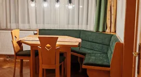 Vintage Apartment - Image 3