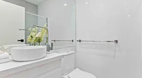 Stunning Studio Apartment Near Public Transport - Image 5