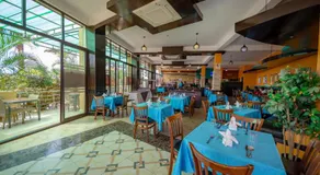 Hillside Plaza Hotel - Image 3