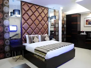 The Silver Leaf Hotel - Image 2