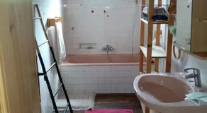 Maison d'hôtes éco-responsable avec piscine 6X12m LIRE L'ANNONCE VOTRE HÔTE SVP - Image 2