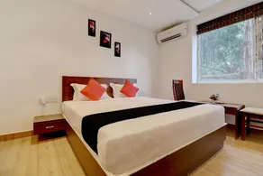 43639 Hotel Sri Alok Park - Image 3
